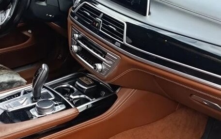 BMW 7 серия, 2016 год, 3 350 000 рублей, 6 фотография