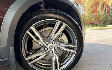 Volvo V90 Cross Country I рестайлинг, 2017 год, 2 799 000 рублей, 17 фотография