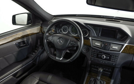 Mercedes-Benz E-Класс, 2010 год, 1 399 000 рублей, 9 фотография