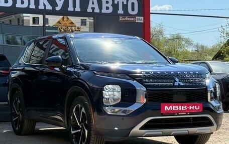 Mitsubishi Outlander, 2022 год, 3 510 000 рублей, 2 фотография