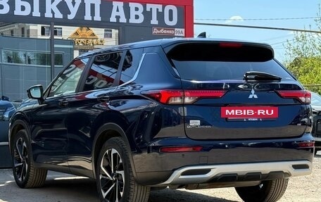 Mitsubishi Outlander, 2022 год, 3 510 000 рублей, 8 фотография