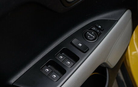 KIA Stonic, 2018 год, 1 620 000 рублей, 13 фотография