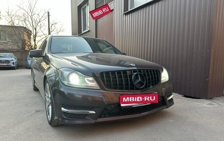 Mercedes-Benz C-Класс, 2011 год, 1 350 000 рублей, 1 фотография