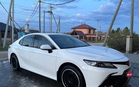 Toyota Camry, 2022 год, 3 100 000 рублей, 1 фотография
