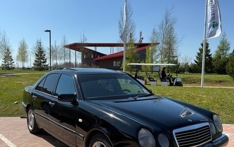 Mercedes-Benz E-Класс, 1997 год, 700 000 рублей, 1 фотография