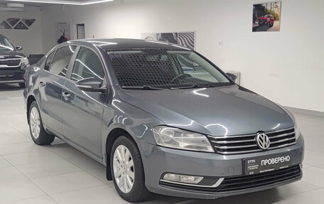 Volkswagen Passat B7, 2013 год, 880 000 рублей, 3 фотография