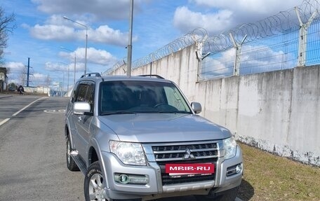 Mitsubishi Pajero IV, 2014 год, 2 450 000 рублей, 2 фотография