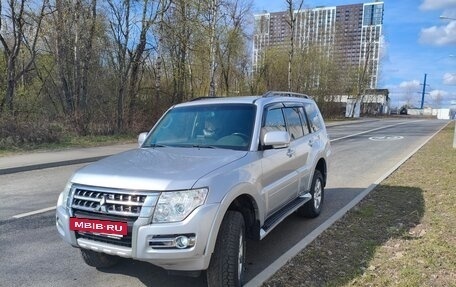 Mitsubishi Pajero IV, 2014 год, 2 450 000 рублей, 5 фотография