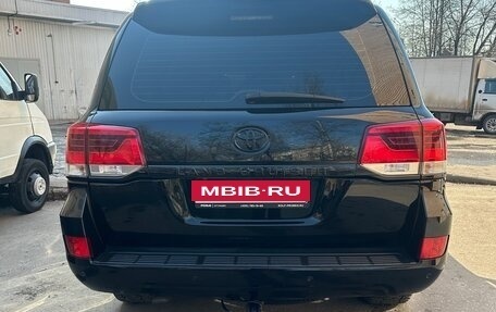 Toyota Land Cruiser 200, 2015 год, 4 250 000 рублей, 6 фотография