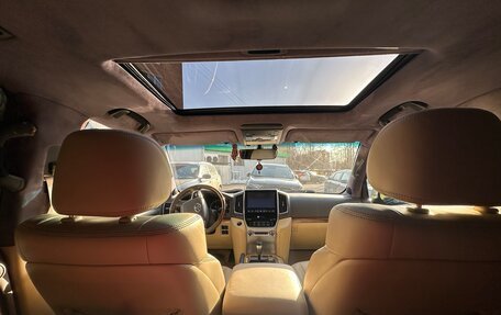 Toyota Land Cruiser 200, 2015 год, 4 250 000 рублей, 21 фотография
