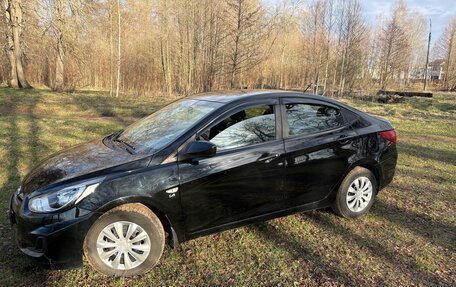Hyundai Solaris II рестайлинг, 2013 год, 690 000 рублей, 18 фотография