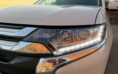 Mitsubishi Outlander III рестайлинг 3, 2017 год, 1 850 000 рублей, 12 фотография