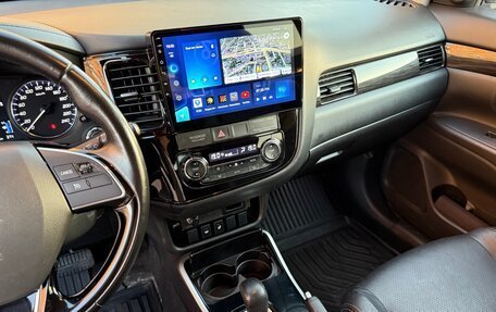 Mitsubishi Outlander III рестайлинг 3, 2017 год, 1 850 000 рублей, 17 фотография