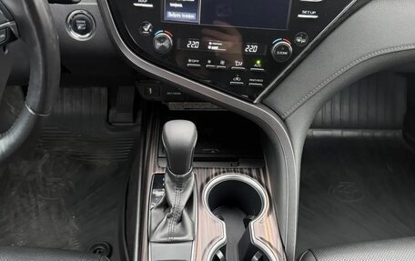 Toyota Camry, 2020 год, 3 300 000 рублей, 8 фотография
