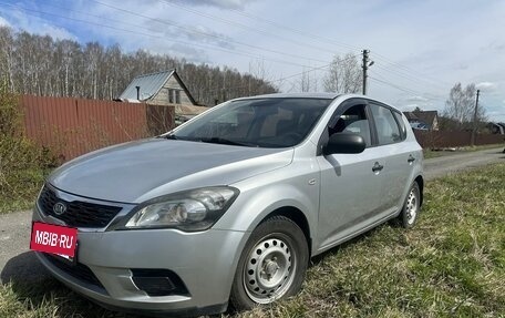 KIA cee'd I рестайлинг, 2011 год, 850 000 рублей, 2 фотография
