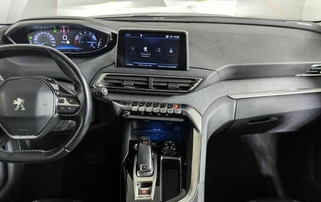Peugeot 3008 II, 2017 год, 1 740 000 рублей, 9 фотография