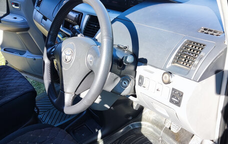 Toyota Voxy II, 2006 год, 1 060 000 рублей, 11 фотография