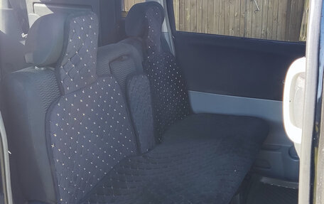 Toyota Voxy II, 2006 год, 1 060 000 рублей, 13 фотография
