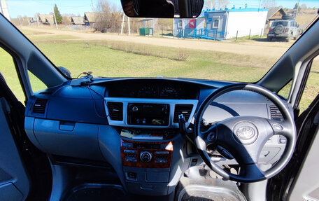 Toyota Voxy II, 2006 год, 1 060 000 рублей, 15 фотография
