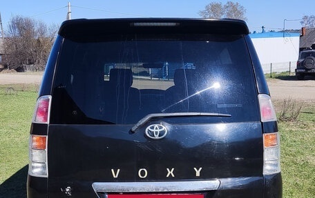 Toyota Voxy II, 2006 год, 1 060 000 рублей, 4 фотография