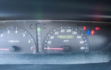 Toyota Voxy II, 2006 год, 1 060 000 рублей, 18 фотография