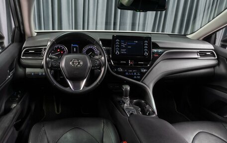 Toyota Camry, 2021 год, 3 199 000 рублей, 6 фотография