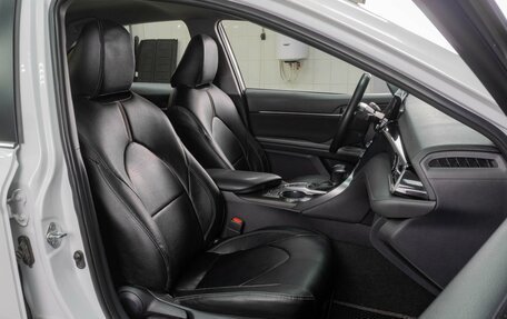Toyota Camry, 2021 год, 3 199 000 рублей, 8 фотография