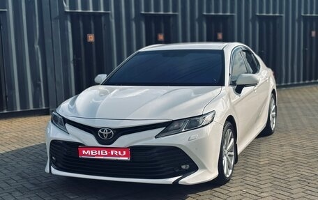 Toyota Camry, 2018 год, 2 450 000 рублей, 1 фотография