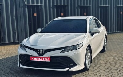 Toyota Camry, 2018 год, 2 450 000 рублей, 1 фотография