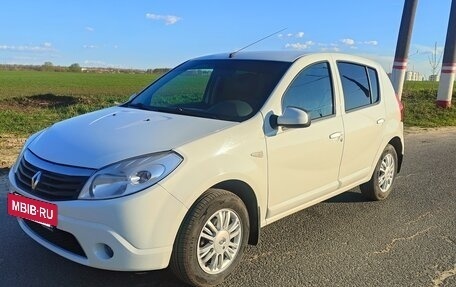 Renault Sandero I, 2013 год, 550 000 рублей, 2 фотография