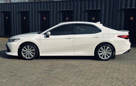 Toyota Camry, 2018 год, 2 450 000 рублей, 3 фотография