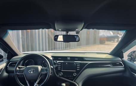 Toyota Camry, 2018 год, 2 450 000 рублей, 13 фотография