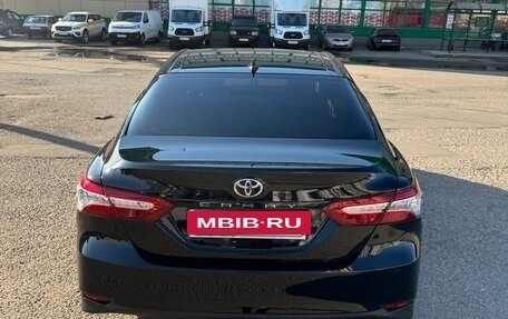 Toyota Camry, 2019 год, 2 950 000 рублей, 4 фотография
