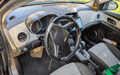 Chevrolet Cruze II, 2012 год, 700 000 рублей, 5 фотография