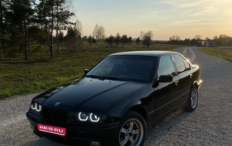 BMW 3 серия, 1998 год, 390 000 рублей, 1 фотография