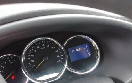 Renault Logan II, 2015 год, 600 000 рублей, 2 фотография
