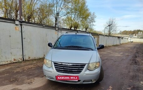 Chrysler Town & Country IV, 2005 год, 550 000 рублей, 2 фотография