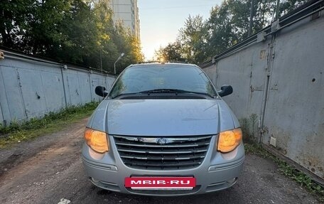 Chrysler Town & Country IV, 2005 год, 550 000 рублей, 9 фотография