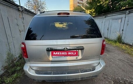 Chrysler Town & Country IV, 2005 год, 550 000 рублей, 15 фотография