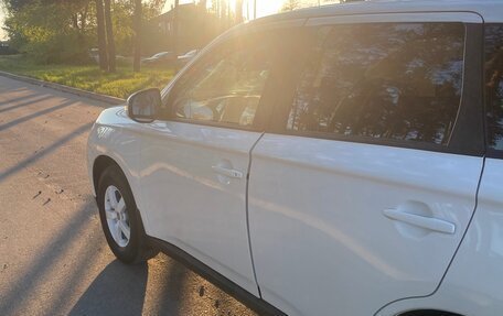 Mitsubishi Outlander III рестайлинг 3, 2013 год, 1 320 000 рублей, 15 фотография