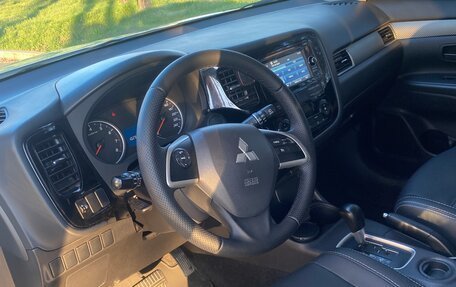 Mitsubishi Outlander III рестайлинг 3, 2013 год, 1 320 000 рублей, 8 фотография