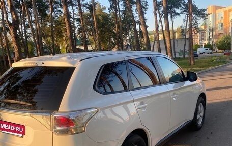 Mitsubishi Outlander III рестайлинг 3, 2013 год, 1 320 000 рублей, 9 фотография