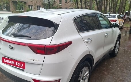 KIA Sportage IV рестайлинг, 2018 год, 1 800 000 рублей, 3 фотография