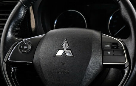 Mitsubishi Outlander III рестайлинг 3, 2017 год, 1 899 000 рублей, 11 фотография