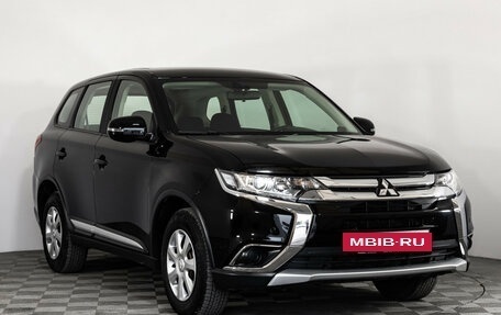Mitsubishi Outlander III рестайлинг 3, 2017 год, 1 899 000 рублей, 3 фотография