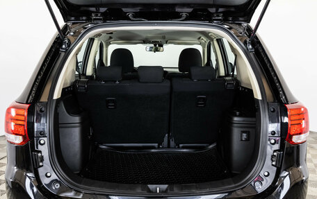 Mitsubishi Outlander III рестайлинг 3, 2017 год, 1 899 000 рублей, 24 фотография