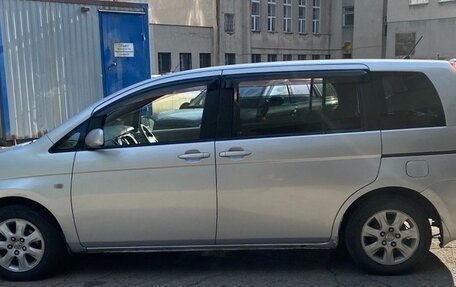 Toyota ISis I, 2004 год, 700 000 рублей, 4 фотография