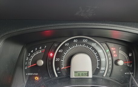 Toyota ISis I, 2004 год, 700 000 рублей, 18 фотография