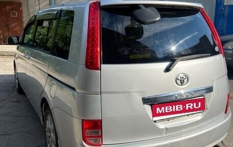 Toyota ISis I, 2004 год, 700 000 рублей, 5 фотография
