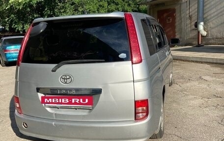 Toyota ISis I, 2004 год, 700 000 рублей, 7 фотография